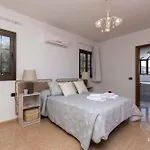 Villa Una *