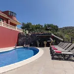 Villa Una Villa *