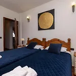Villa Una Vila *