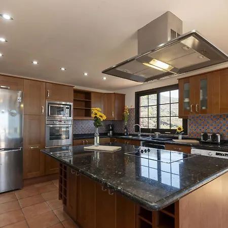 Villa Una فيلة *